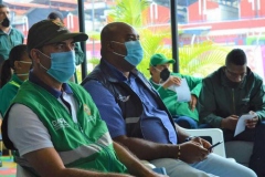 Recorrido-con-funcionarios-en-Ciudad-Paraiso-12