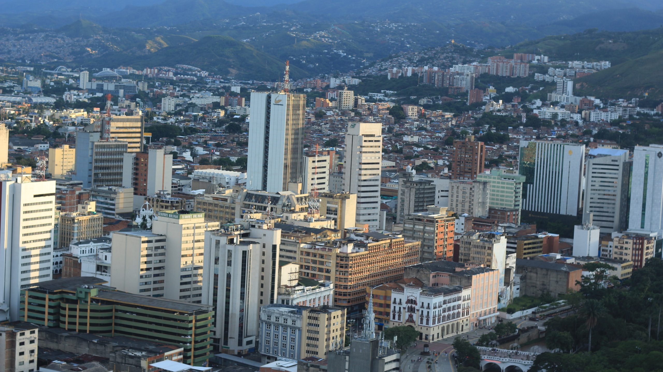 Panorámica de Cali - Área Metropolitana del Suroccidente de Colombia