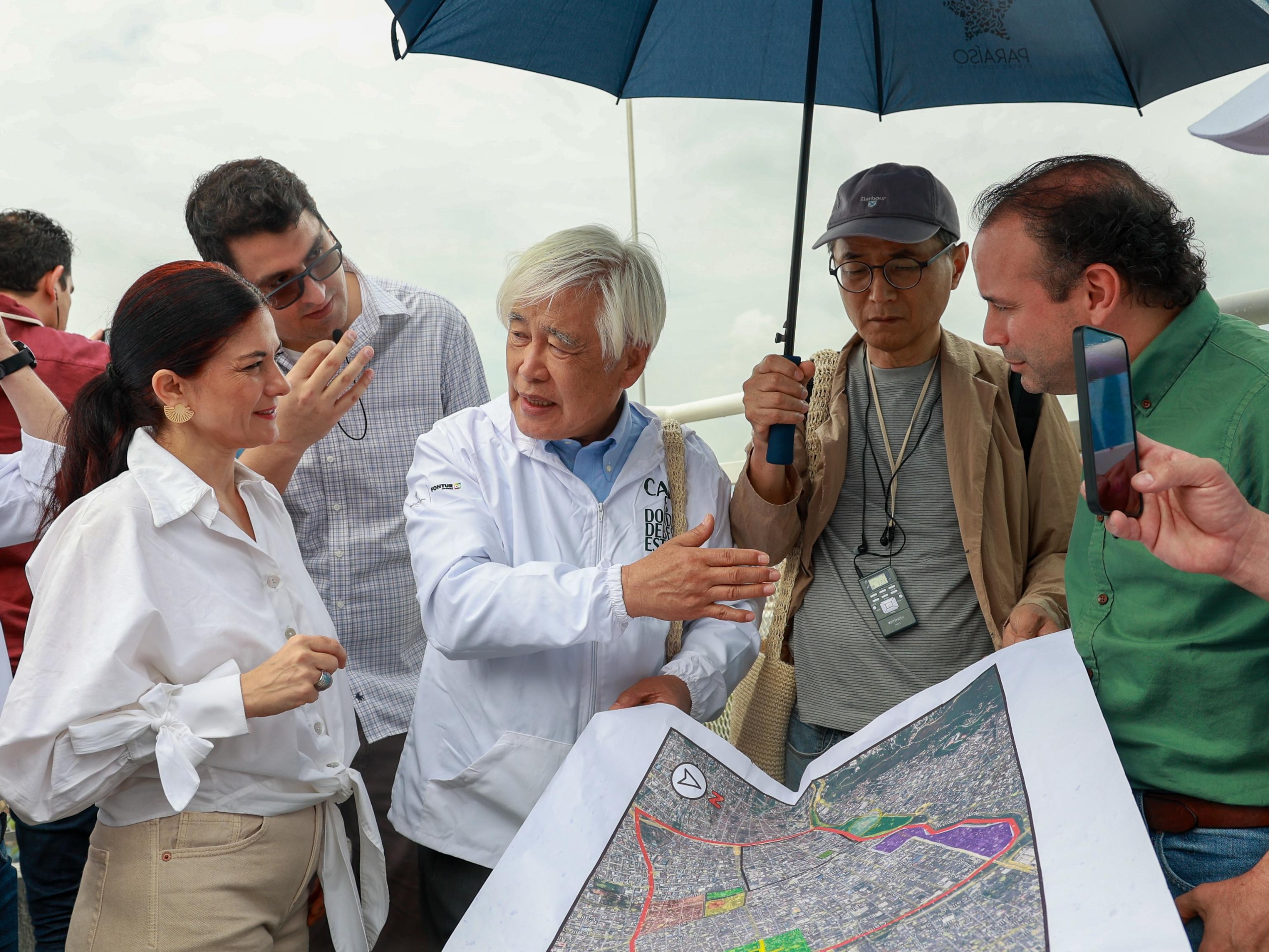Recorrido con arquitecto coreano.