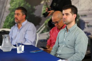 Los integrantes de la Comisión Tributaria despejando dudas y colaborando en la construcción de los lineamientos. 
