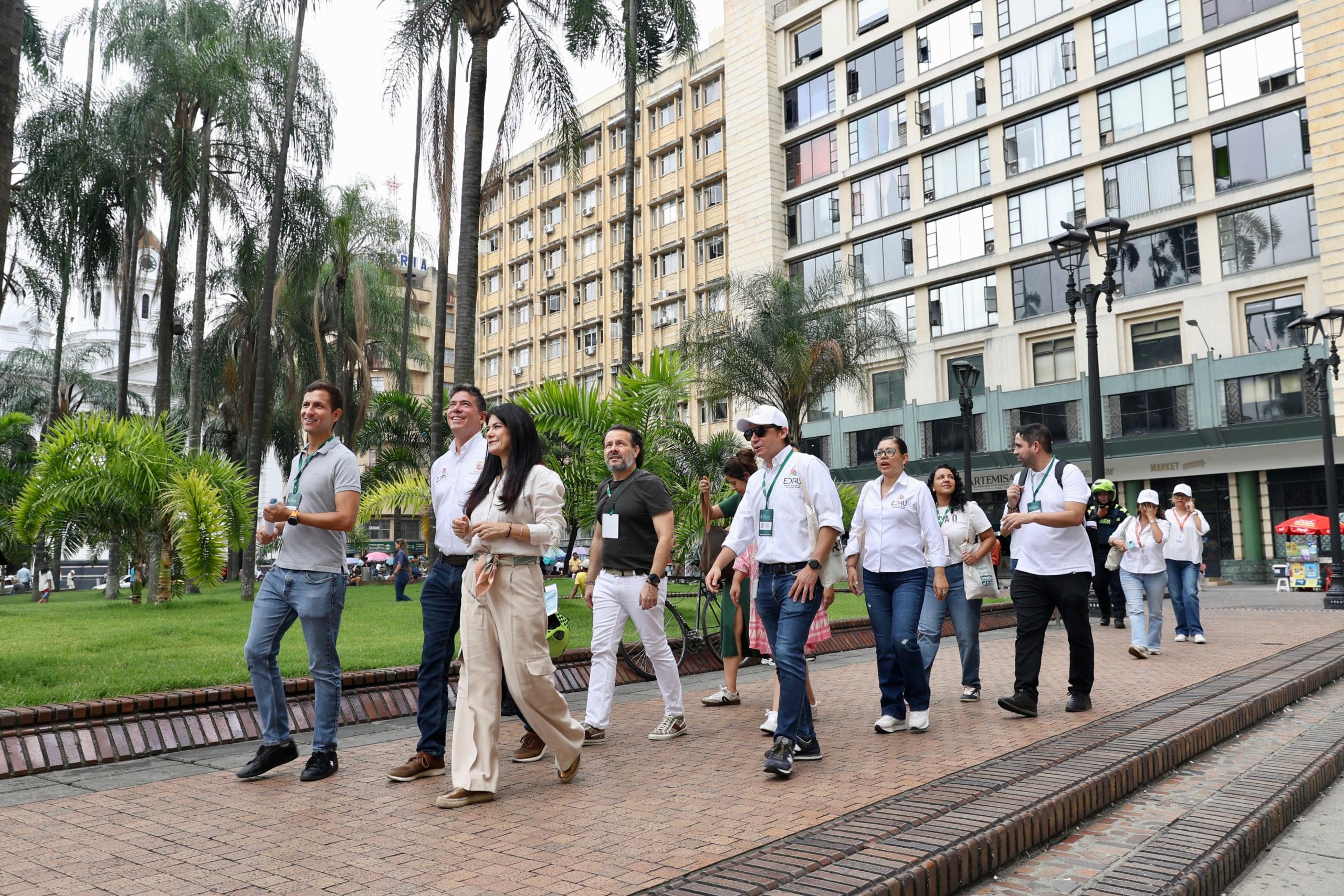 Fundaciones nacionales e internacionales recorren con la EDRU los proyectos de renovación y desarrollo urbano de Cali