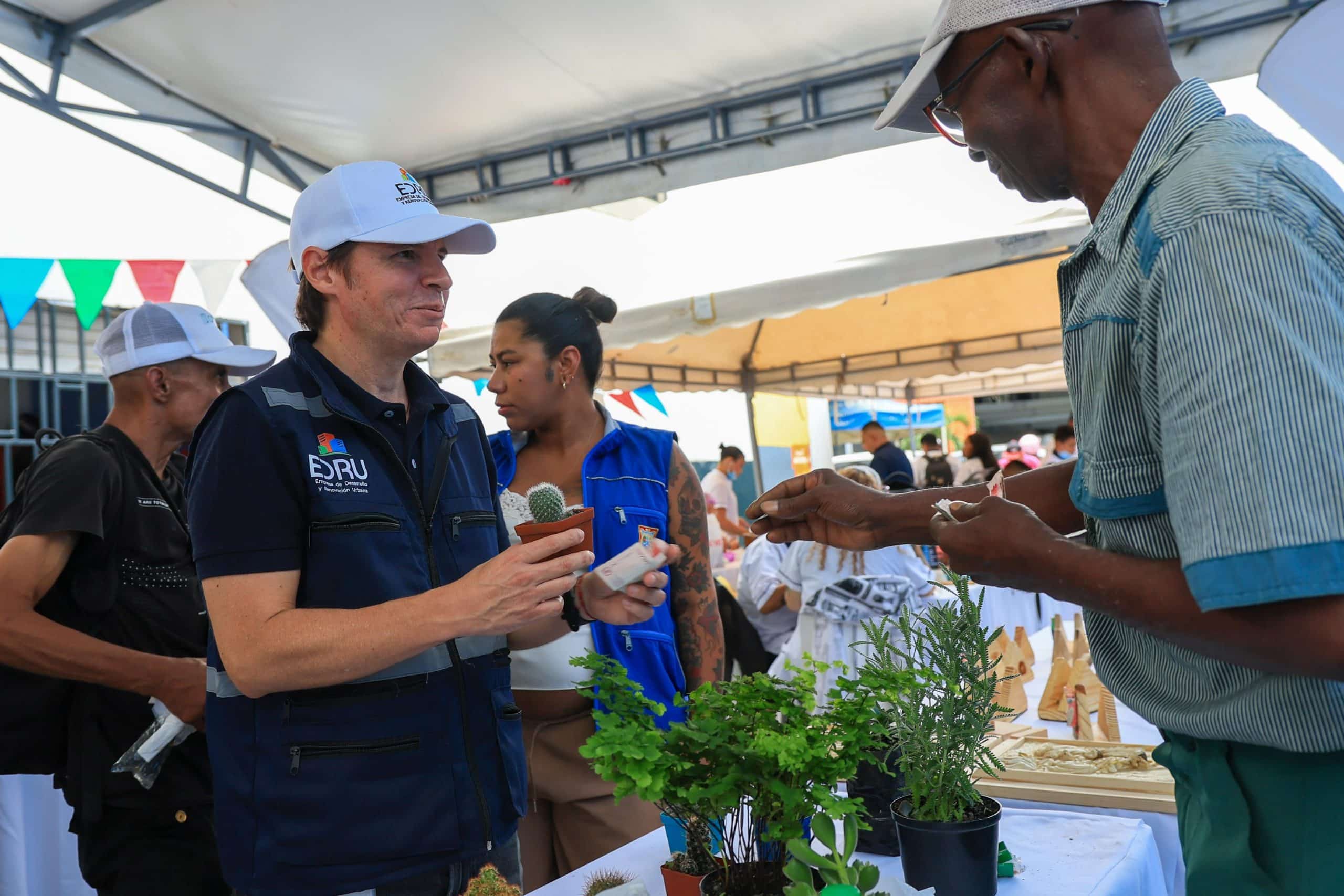 La EDRU llevó atención social y predial a Ciudad Paraíso durante la Feria de Servicios Cali Somos Todos